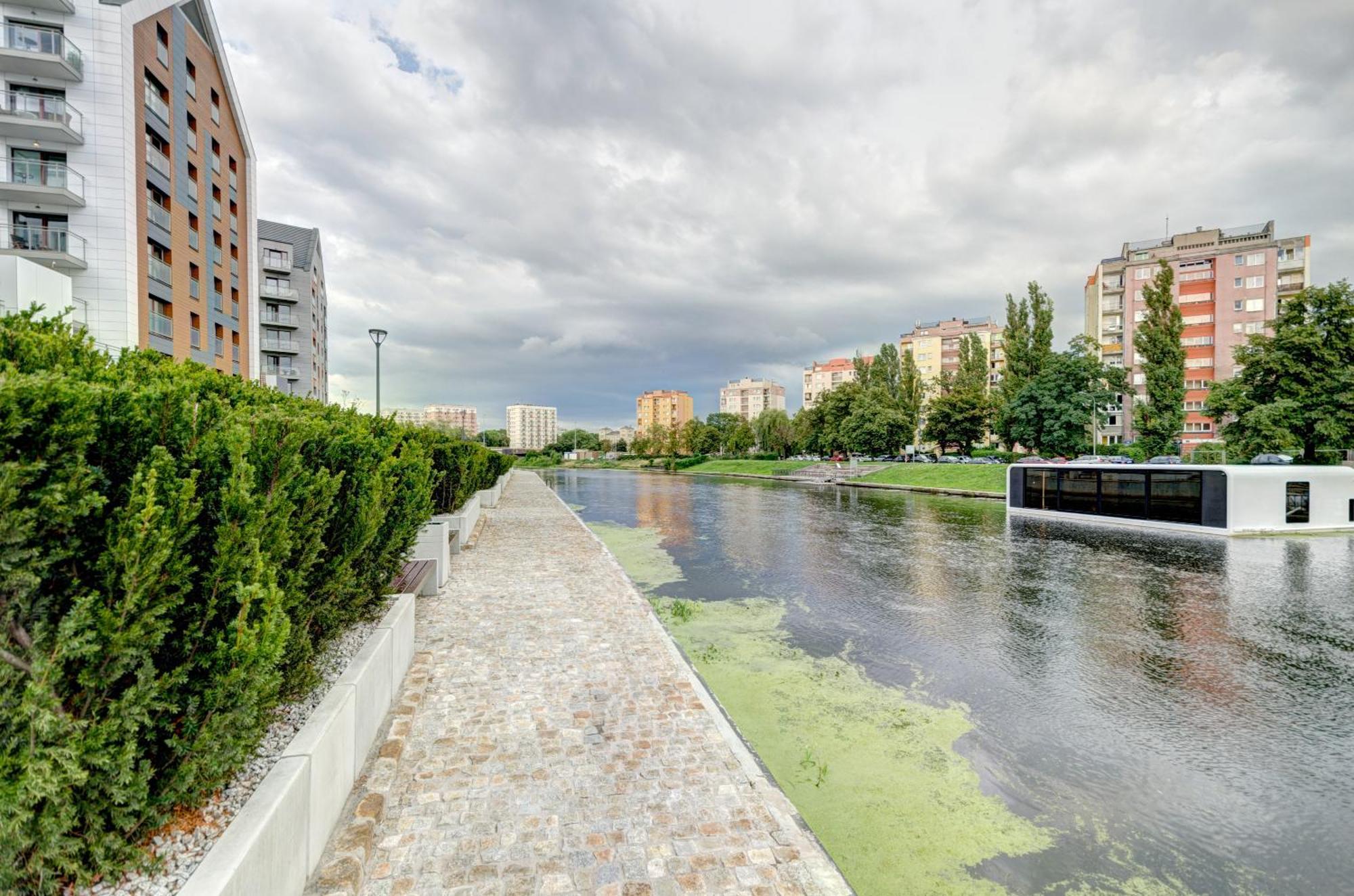 Dom Na Wodzie - Flohotel Gdansk Dış mekan fotoğraf