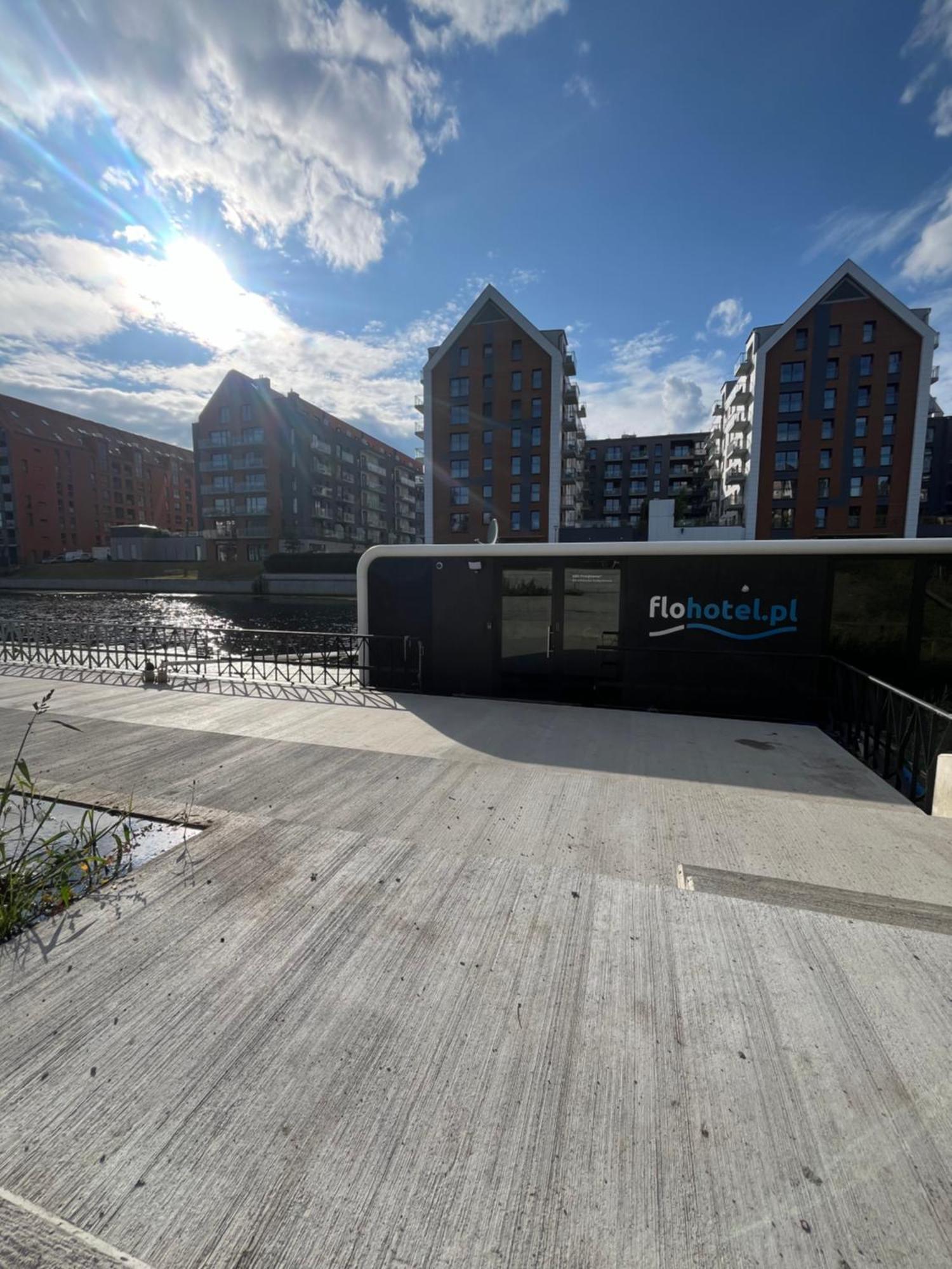 Dom Na Wodzie - Flohotel Gdansk Dış mekan fotoğraf